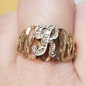 Vintage 14k Gold "R" Ring with Diamond Chips